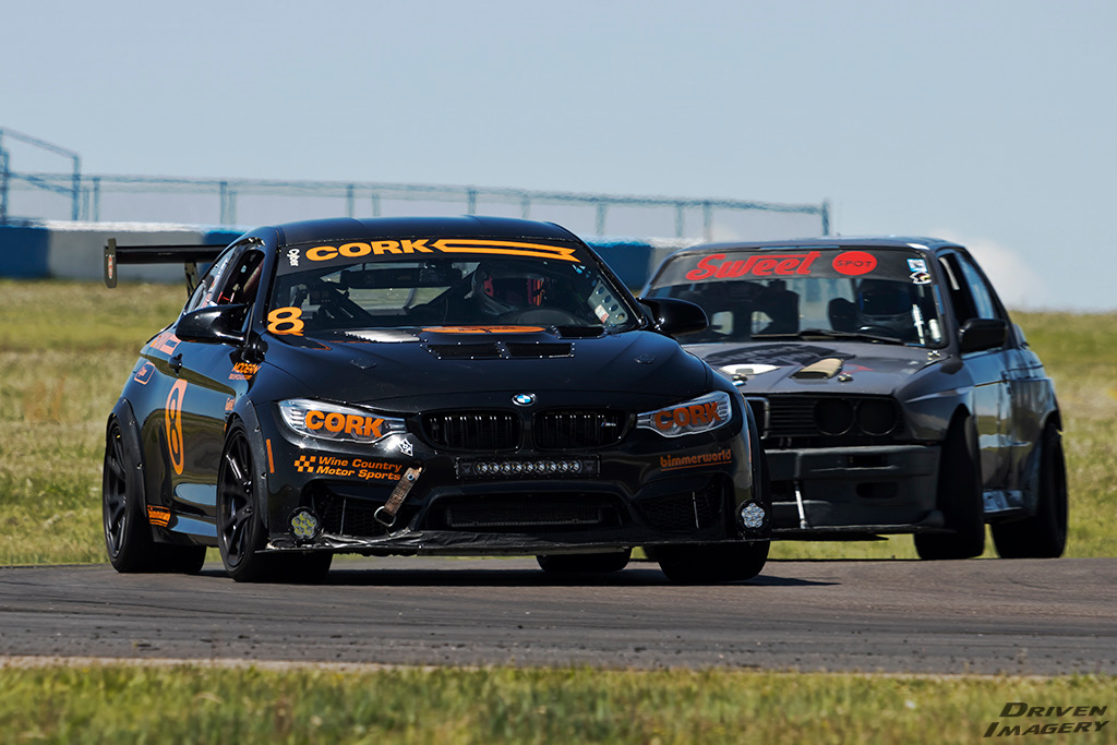 Duplicate M4 on track with E30